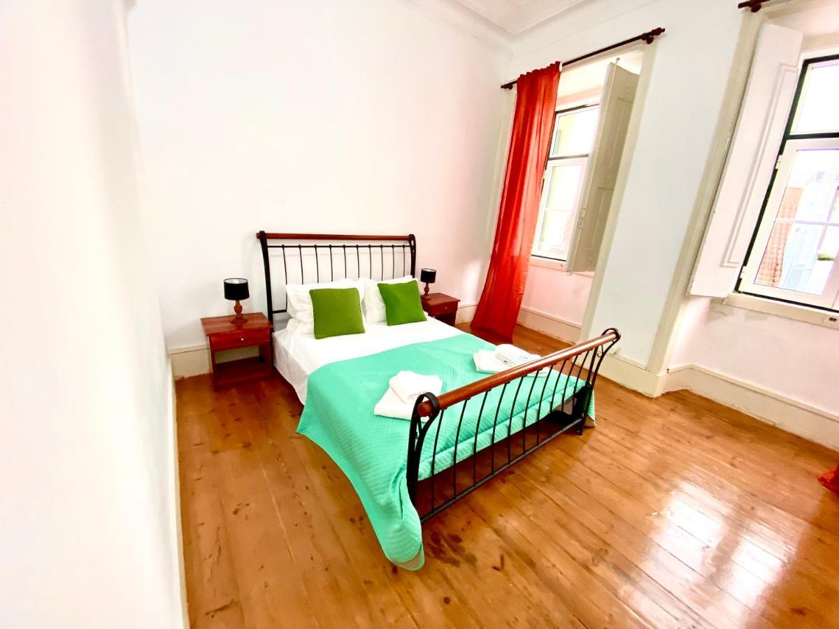 Artdeco Chiado 4 - Large Comfortable Double Room With Shared Bathroom Lisbon Exterior photo